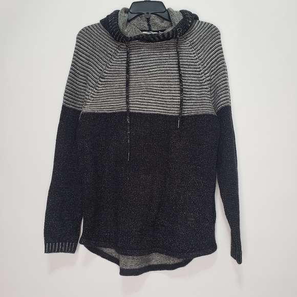 Other - Never lose hedge knit pullover hoodie